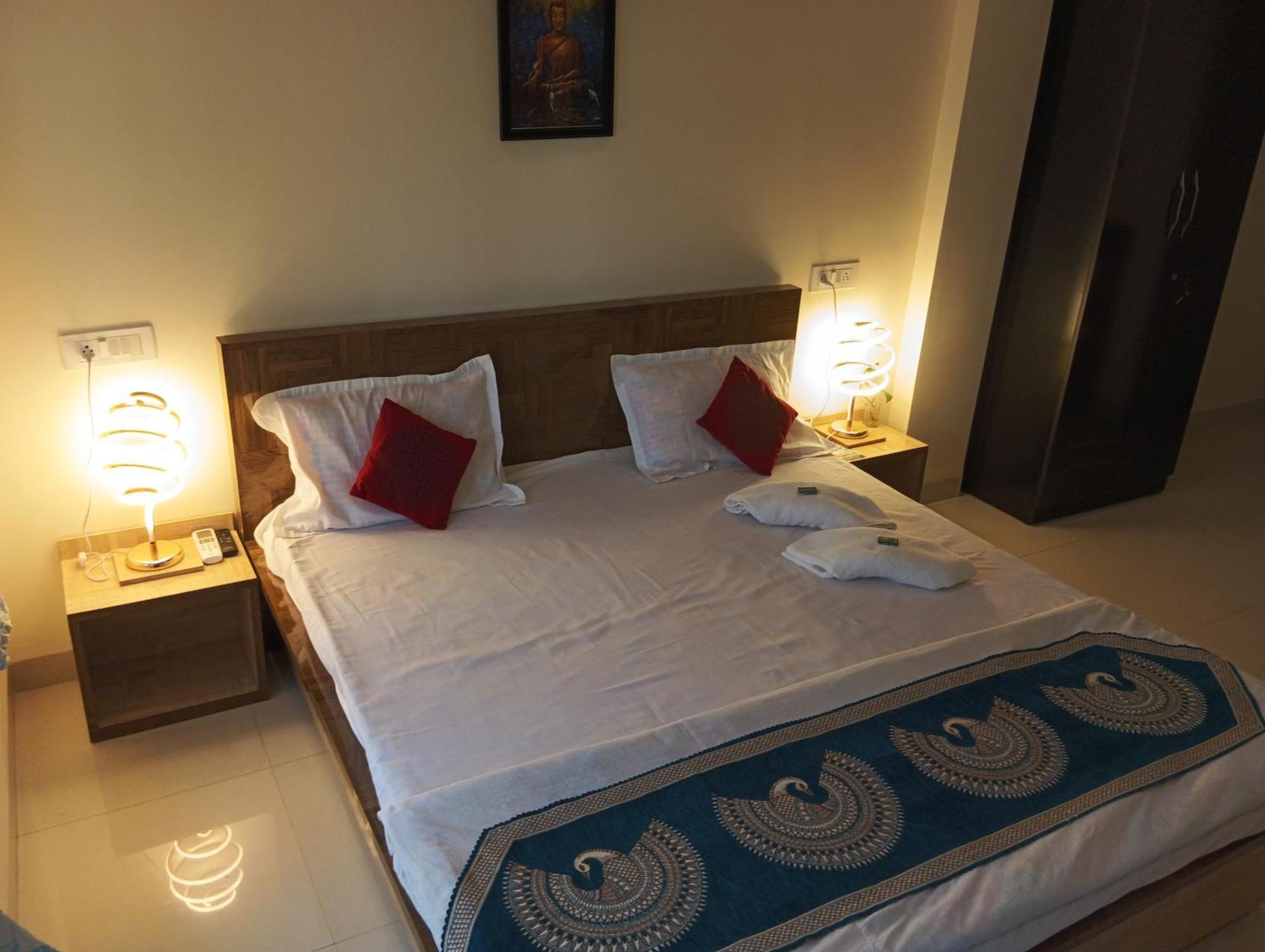 Hotel Shivashray Luxury Stays & Inn Ujjain Oda fotoğraf